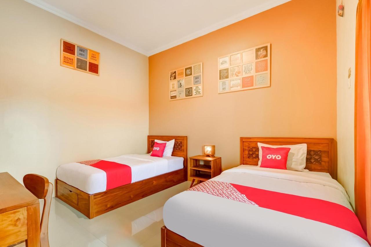 Super Oyo 3496 Griya Gayatri Syariah Hotel Melati Exterior foto